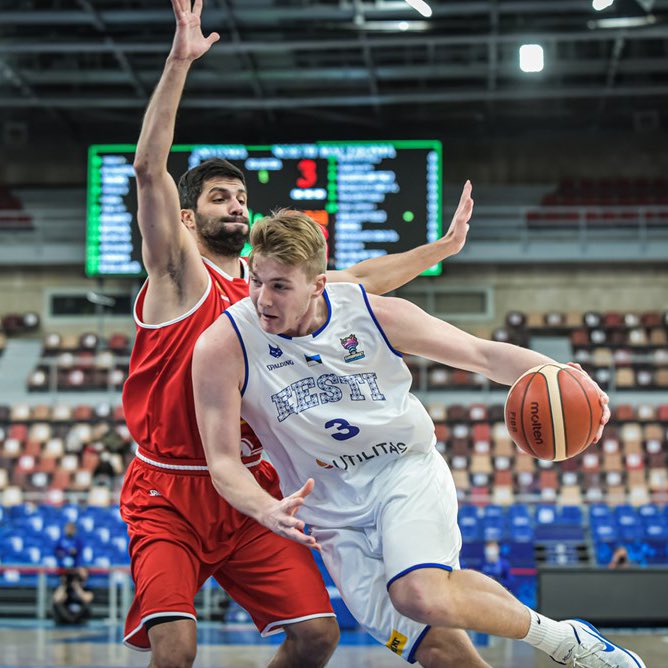 dinamo_sassari's tweet photo. 🔥In vista di @eurobasket 2️⃣0️⃣2️⃣2️⃣ e delle qualificazioni a @fibawc, un grandissimo @kaspartre autore di 2️⃣0️⃣ punti in 19 minuti con 5/8 da 3 punti, è protagonista della rimonta dell'Estonia 🇪🇪 in casa della forte Lituania 🇱🇹, vittoriosa nel finale 90-88.

#treier #estonia https://t.co/xp2vv3lWJW