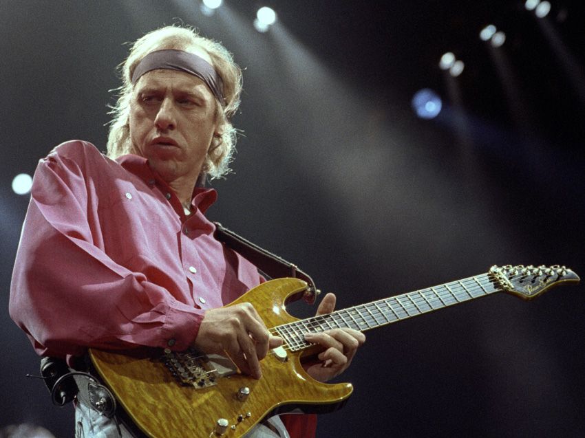 Happy Birthday to Mark Knopfler. 