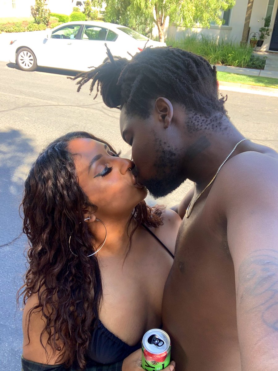 mushbong's tweet photo. This is my sexy ass fiancé @ambrosialove97 when I look in her eyes I see God 🤤🫶🏿🥵 https://t.co/pcKacLQdrg