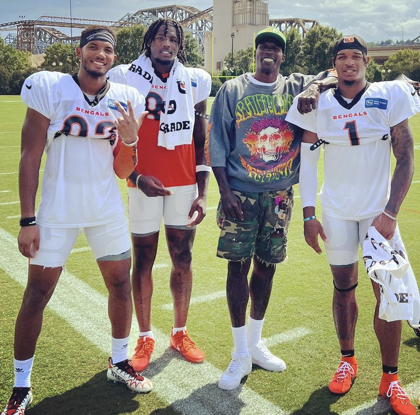 PFF's tweet photo. This WR room would’ve been unstoppable 

(📸 @ochocinco) https://t.co/JcPnTNafx4