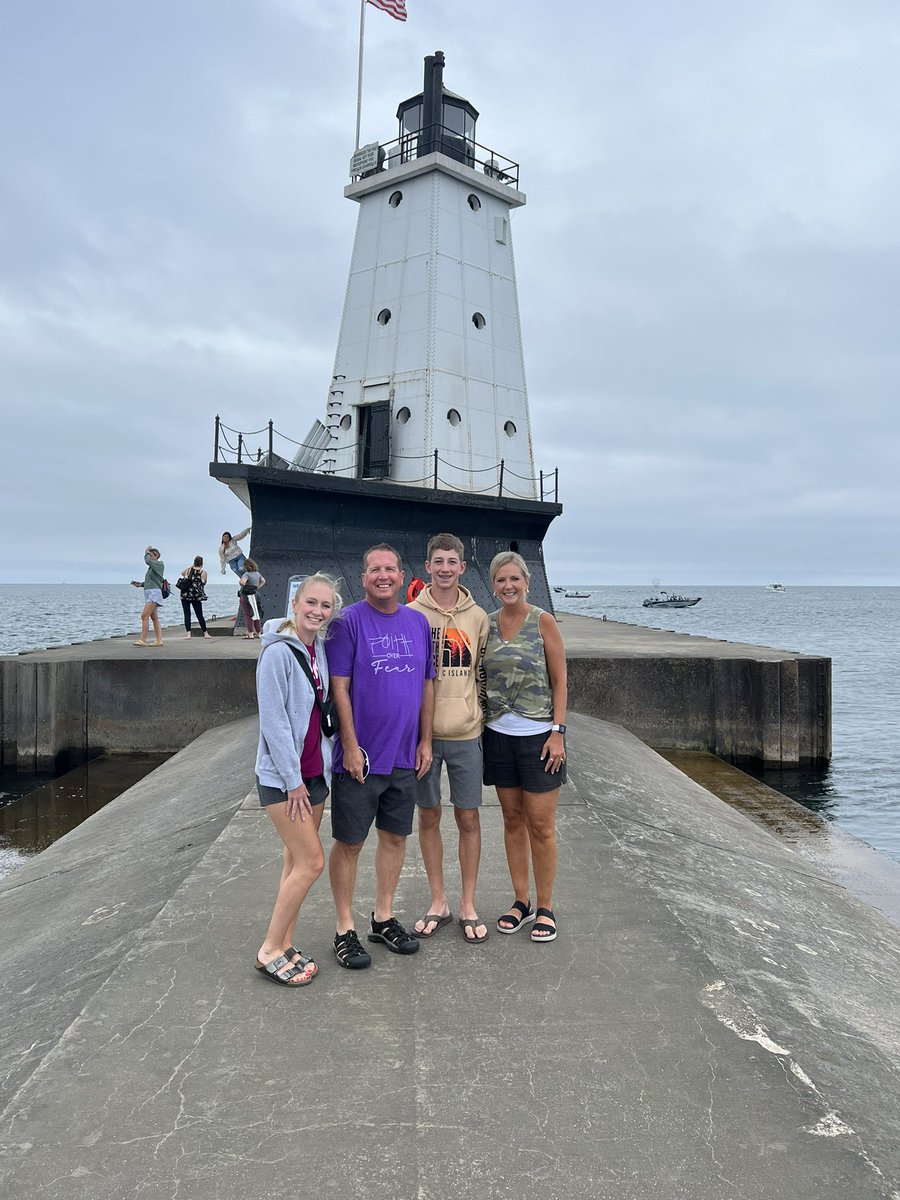 syversondana's tweet photo. Today is National Lighthouse Day!  This past week we set out on an adventure to find lighthouses along Lake Michigan coast. It was incredible! Get yourself a Michigan lighthouse map &amp; do this trip!The beaches,lighthouses,boats &amp; surprises are WELL worth it! https://t.co/sULg3A3ewH