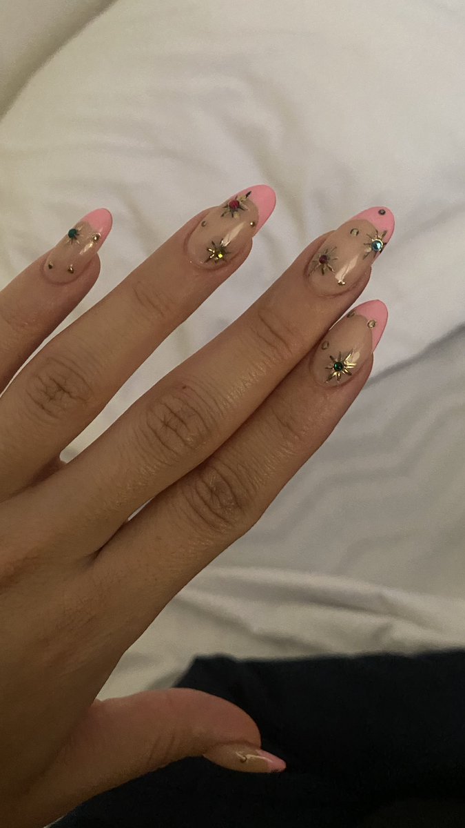 No saben la paaaaaz que me da tener nuevas uñitas 🥹  #nails #nailart