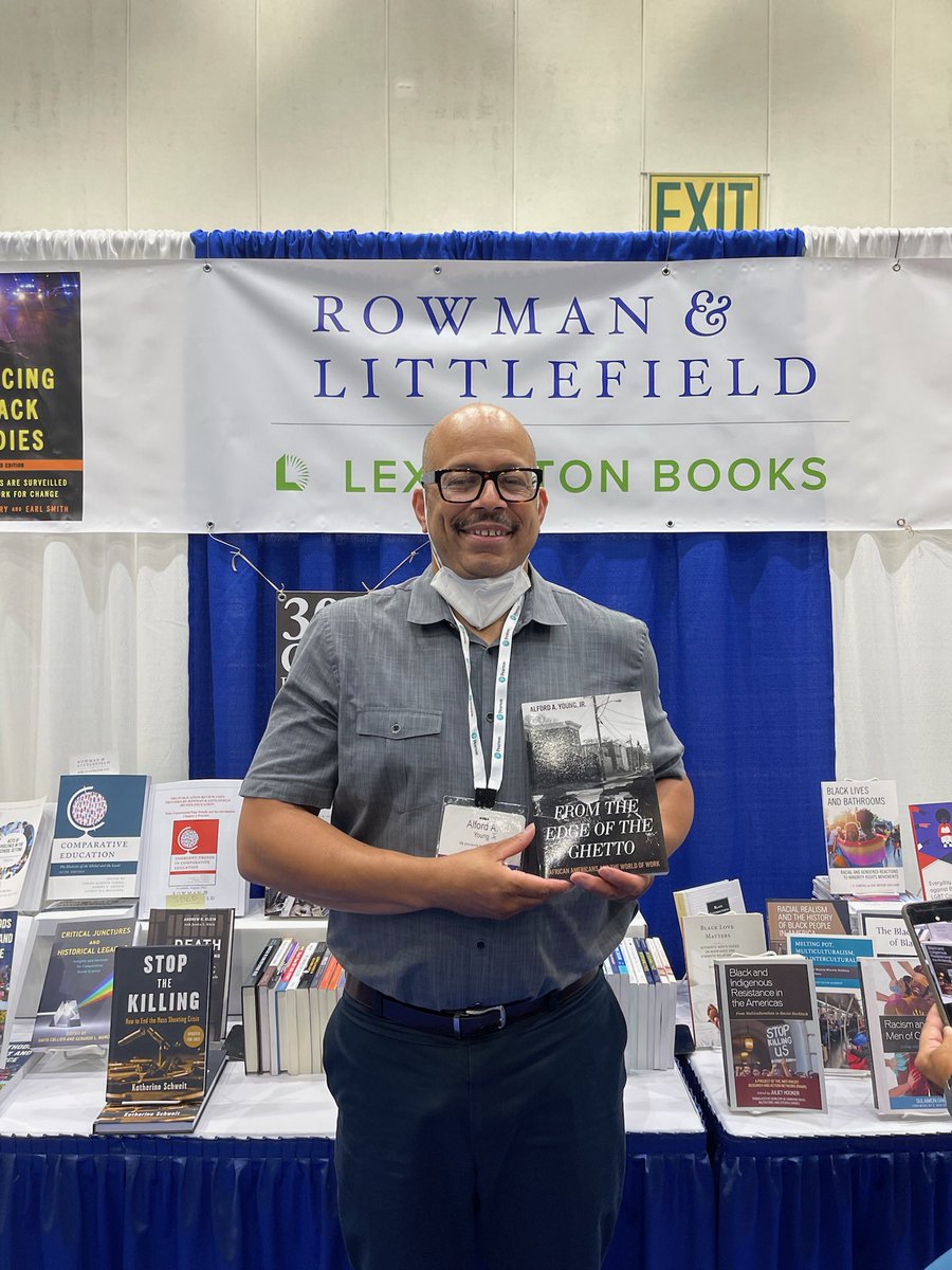 A booth visit from Alford A Young Jr, author of "From the Edge of the Ghetto.” Come by booth 401 at #ASA2022 to check out the book!