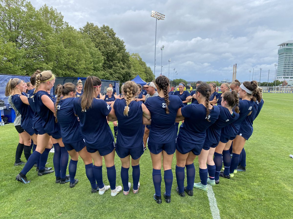 MarquetteWSOC's tweet photo. Feels good to be back! Thank you @CoachShakaSmart for some motivational words as we begin our journey!🔵🟡🔵🟡
#WeAreMarquette https://t.co/G73jh7wixo