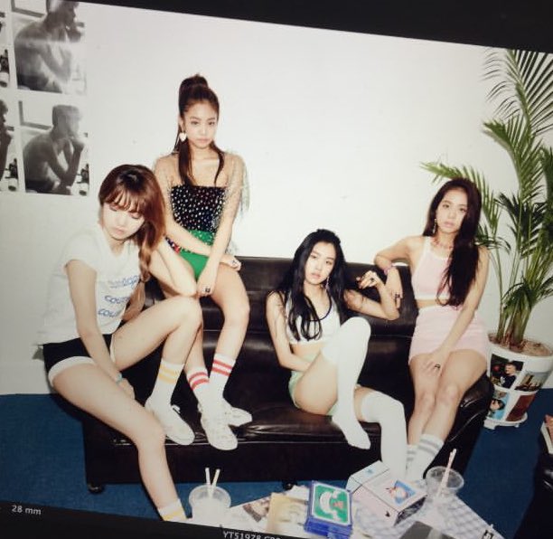 blackpinkzip's tweet photo. happy 6 years with the best girls in the world 💗 we love you blackpink 
#육년동안_내심장의색은_블랙핑크
#SIXcredibleYearsWithBLACKPINK https://t.co/7UBrz8UQXQ