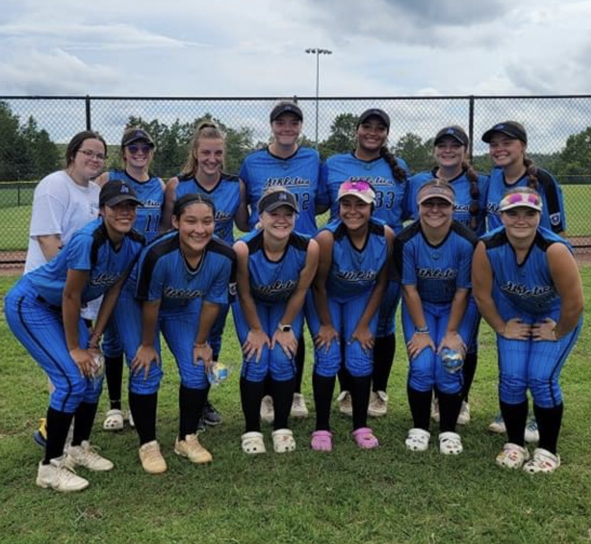 RoseamberGloria's tweet photo. Good luck @MadisonG_2022 @H_Kleinpeter22 @AudreyRowe11 &amp; Autumn Bias LOVE YOU GUYS! #AsAllDay #thegameknows #dontbetiredbegreat @FullCountjj @DFWAthleticsSB https://t.co/eYZm4u1zPM