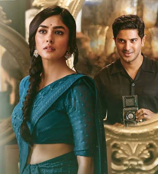 klrrahul35's tweet photo. Crazy Fans from Bangladesh @mrunal0801 🫰🫶❤️

Seetha Entry scene 🔥💥

What a atmosphere 💥💥🥺

#SeethaRamam https://t.co/df3xXvZiIm https://t.co/fa7fDokmUB