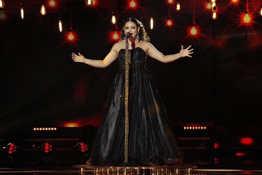 LaAcademiaTV's tweet image. 𝗖𝗘𝗦𝗜𝗔 hizo sonar su voz al máximo… 👏🏼🎤🎶 La alumna logró conquistar al director y a sus maestros. 🧡 ¿A ti? 📲

#LaAcademiaFinalistas #LoVisteEnAzteca 𝗘𝗡 𝗩𝗜𝗩𝗢: bit.ly/LA22EnVivo