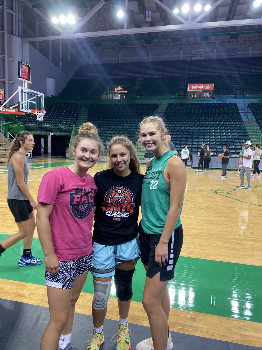 Emma Clary (@emmaclary1) on Twitter photo Had a lot of fun at Marshall Elite Camp today! Thank you <a href="/CoachTonyKemper/">Tony Kemper</a> <a href="/jennab_13/">Jenna Blake</a> for a great camp 💚🤍 <a href="/alliedaniels_34/">Allie Daniels</a> <a href="/kamrynbarnitz/">Kam Barnitz</a> <a href="/tori_triplett3/">Tori✨</a> Had a lot of fun at Marshall Elite Camp today! Thank you <a href="/CoachTonyKemper/">Tony Kemper</a> <a href="/jennab_13/">Jenna Blake</a> for a great camp 💚🤍 <a href="/alliedaniels_34/">Allie Daniels</a> <a href="/kamrynbarnitz/">Kam Barnitz</a> <a href="/tori_triplett3/">Tori✨</a>