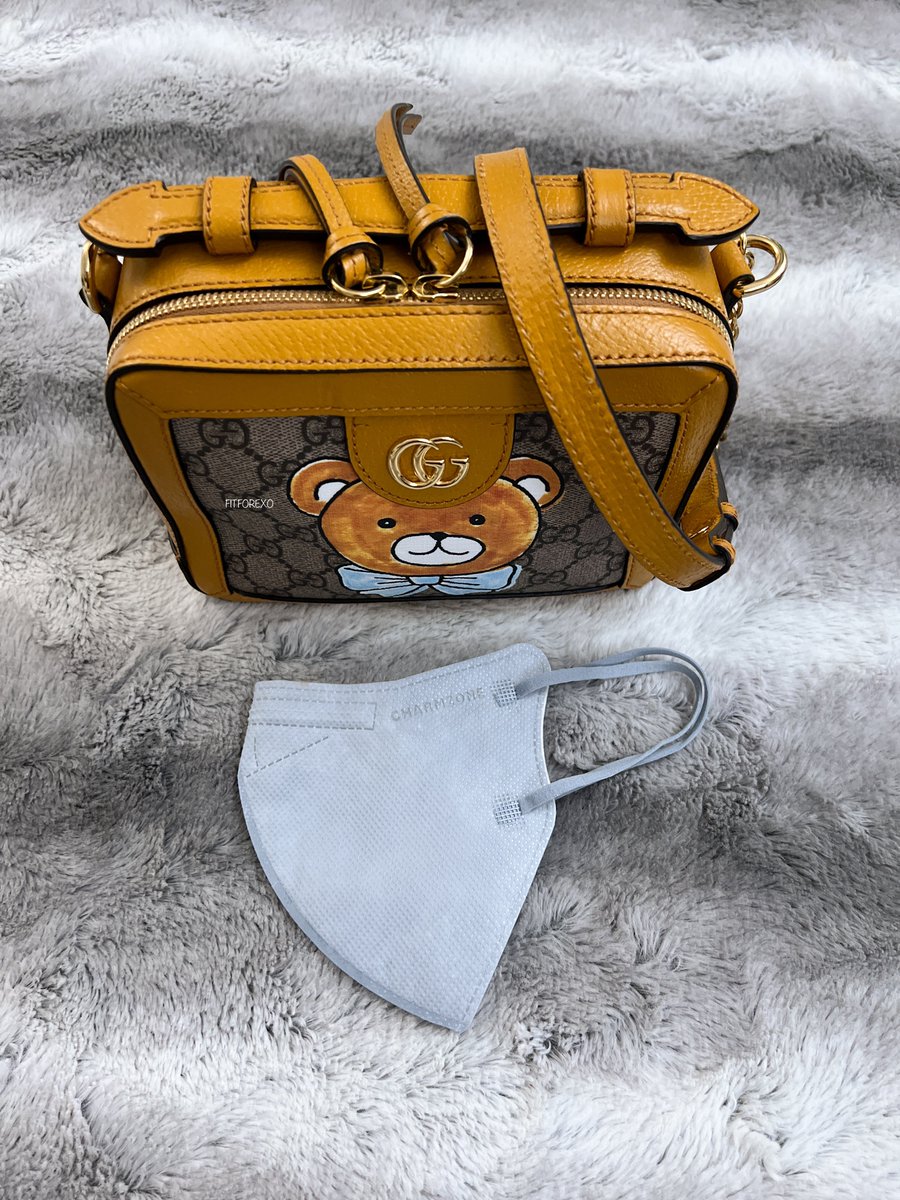 fitforexo's tweet photo. When you realize your #KaixCharmzone matches your #KaixGucci #Kaigom #Kai #카이 https://t.co/WGVdU6FDN2