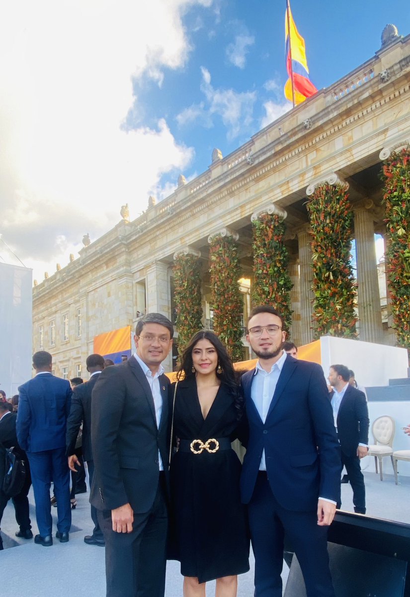 Vivian Lopez tweet media