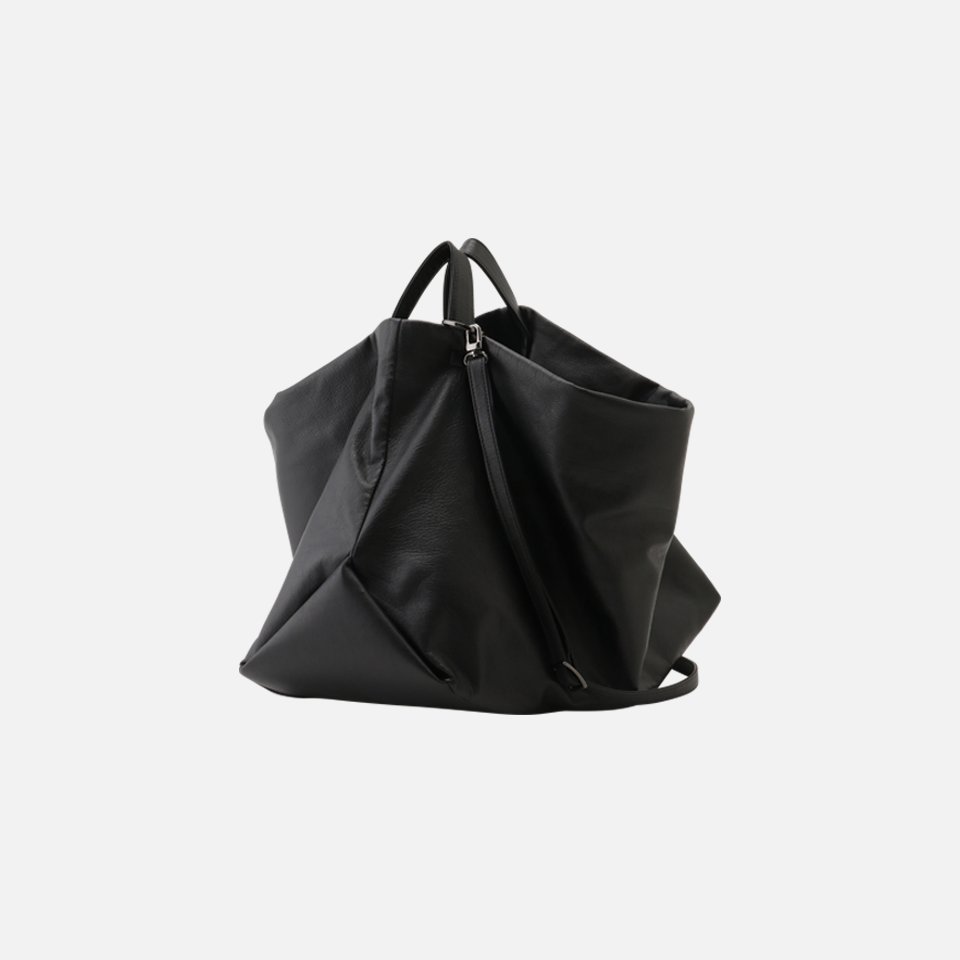 365日良品名鑑 】 TULIPS 「discord Yohji Yamamoto」よりチューリップ