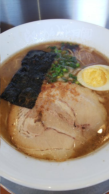 明日からの休みをラーメンで祝っちゃうんだなぁ!これが!! 