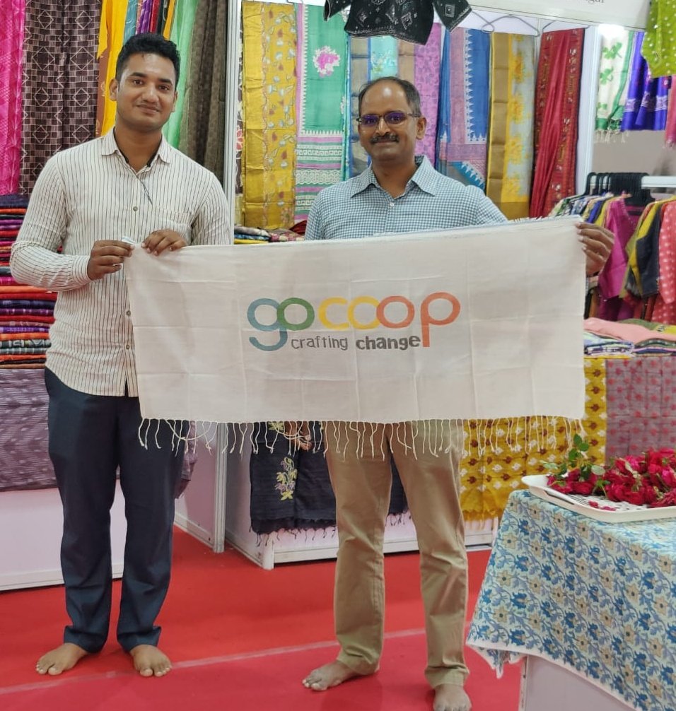 SivaDevireddy's tweet photo. @GoCoop1 woven in Muslin Jamdani with lot of love by our weavers Ranjana &amp; Rajib Saha and presented to us yesterday on the occassion of #NationalHandloomDay

Was an overwhelming moment!

#ForeverSwadeshi
#MyHandloomMyPride

@PiyushGoyal @KTRTRS @TexMinIndia @kishanreddybjp https://t.co/GN890Ya1mW