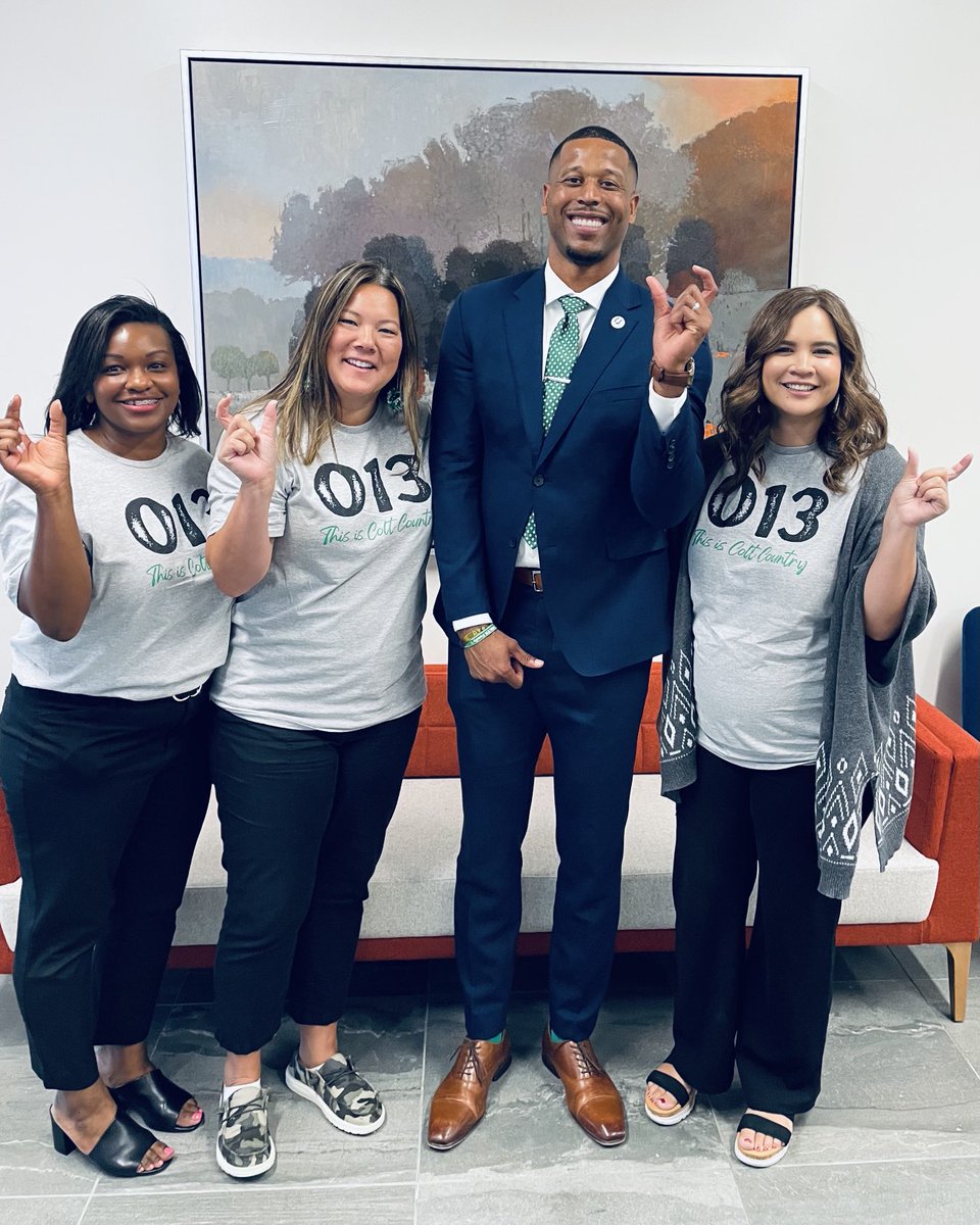 AgtownPrincipal's tweet image. Welcome to the 013, Mr. Randle! So glad we get to celebrate campus administrators at board meetings again! #firstbest