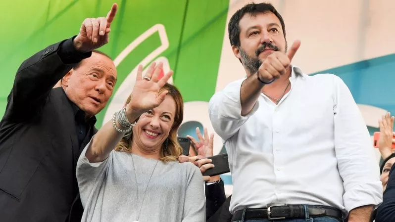 Area51cinqueuno's tweet photo. Toh,guarda:sta arrivando #Calenda...
#nedx 
#nesx (dov'è?)
#IoVotoM5SconConte ✍️💫 https://t.co/1POK1VgcAO