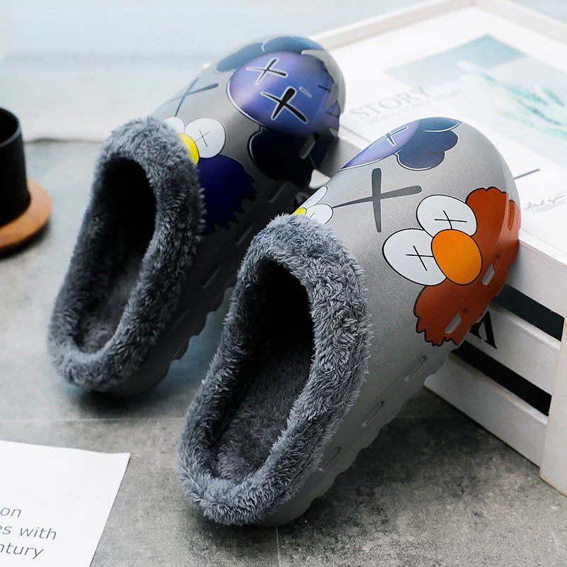 AngelicKustomz's tweet photo. just in case you were wondering how they feel 🤯🥰

one pair for $25 or both for $40 ✅
DM TO PURCHASE‼️
#AngelicKustomz #Angelic #FurrySlippers #Comfort #Like #RT #GramFam #ULM #LATech https://t.co/5tJTZQAHSL