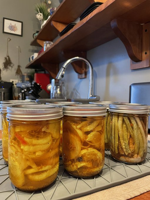 Watch Holly Wolf 🩵🤍's leaked NSFW photo on TwXstars