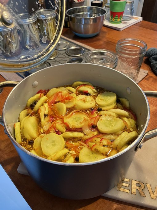 Watch Holly Wolf 🩵🤍's leaked NSFW photo on TwXstars