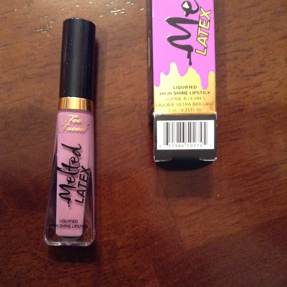 MissDawnMecca's tweet photo. So good I had to share! Check out all the items I'm loving on @Poshmarkapp #poshmark #fashion #style #shopmycloset #sephora #toofaced: https://t.co/xTkJ2CWhSs https://t.co/Mulzbfk11e