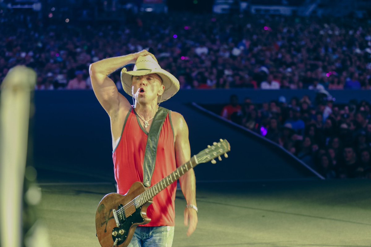 kennychesney tweet picture