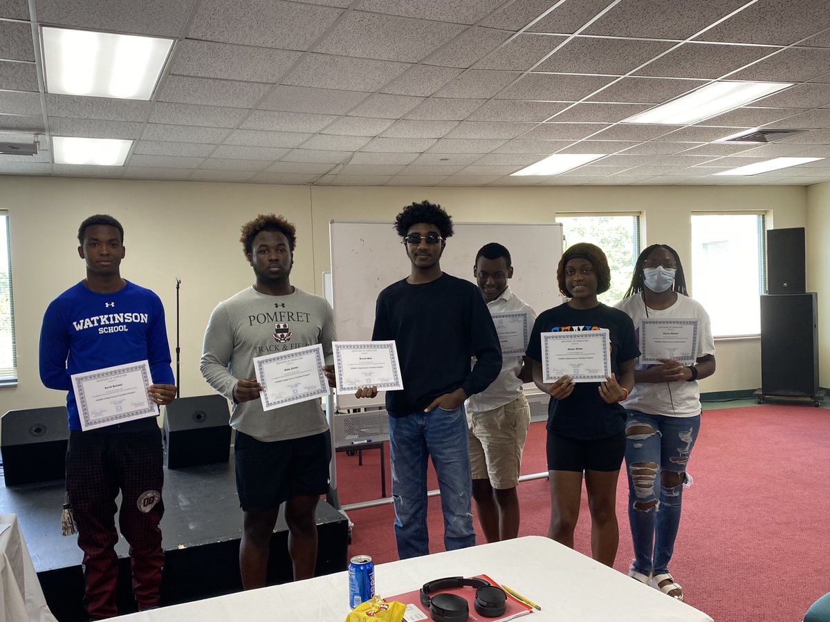 FamilyEssentia2's tweet photo. Some of the graduates of our 2022 FESNIC College Success Transition program.
Each student also left with a scholarship to help with their tuition bill.
Thanks to so many who contributed to this worthy cause.
https://t.co/Y94uJwDiL9
#fesninc #collegesuccess #hartfordct #success https://t.co/j3etPuz7xa
