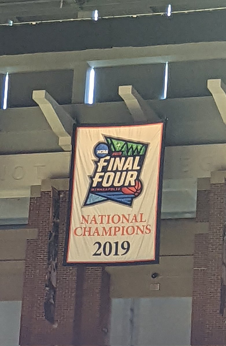 coachlewis_sqba's tweet photo. @WFS_Basketball Coaching Staff got better today. Had the #opportunity to watch practice, learn, talk π & life lessons with the UVA Men's Staff. Big s/o to @CoachOuva for the invite. #WFSHoops π―ππͺπΎ https://t.co/SvZSDQF2au