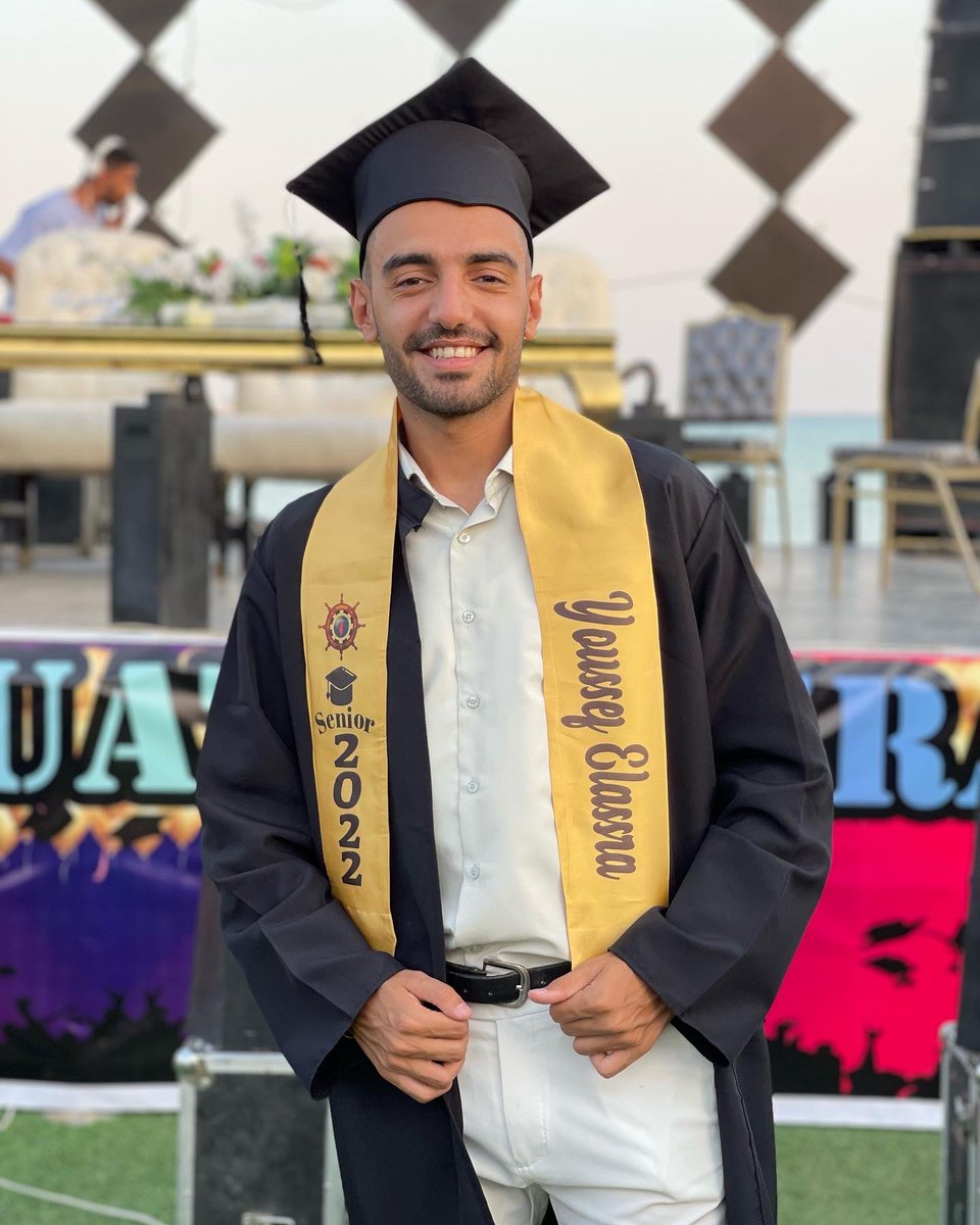 youssef_3asra's tweet photo. Finally I graduated 👨🏻‍🎓♥️ https://t.co/p0G0AAbEY8