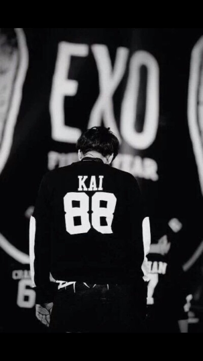 terumaro26's tweet photo. ✨️HAPPY  KAI  DAY 88 ✨️

KAIの大好きな背中
後ろ姿がこんなにも愛おしいなんて♡♡
幸せな気持ちにさせてくれてありがとう🍀
カイちゃんも幸せでありますように🧸
#KAI       #EXO
#happyKAIday88
#KAI88
#weareoneEXO https://t.co/OFCcbHHpCo