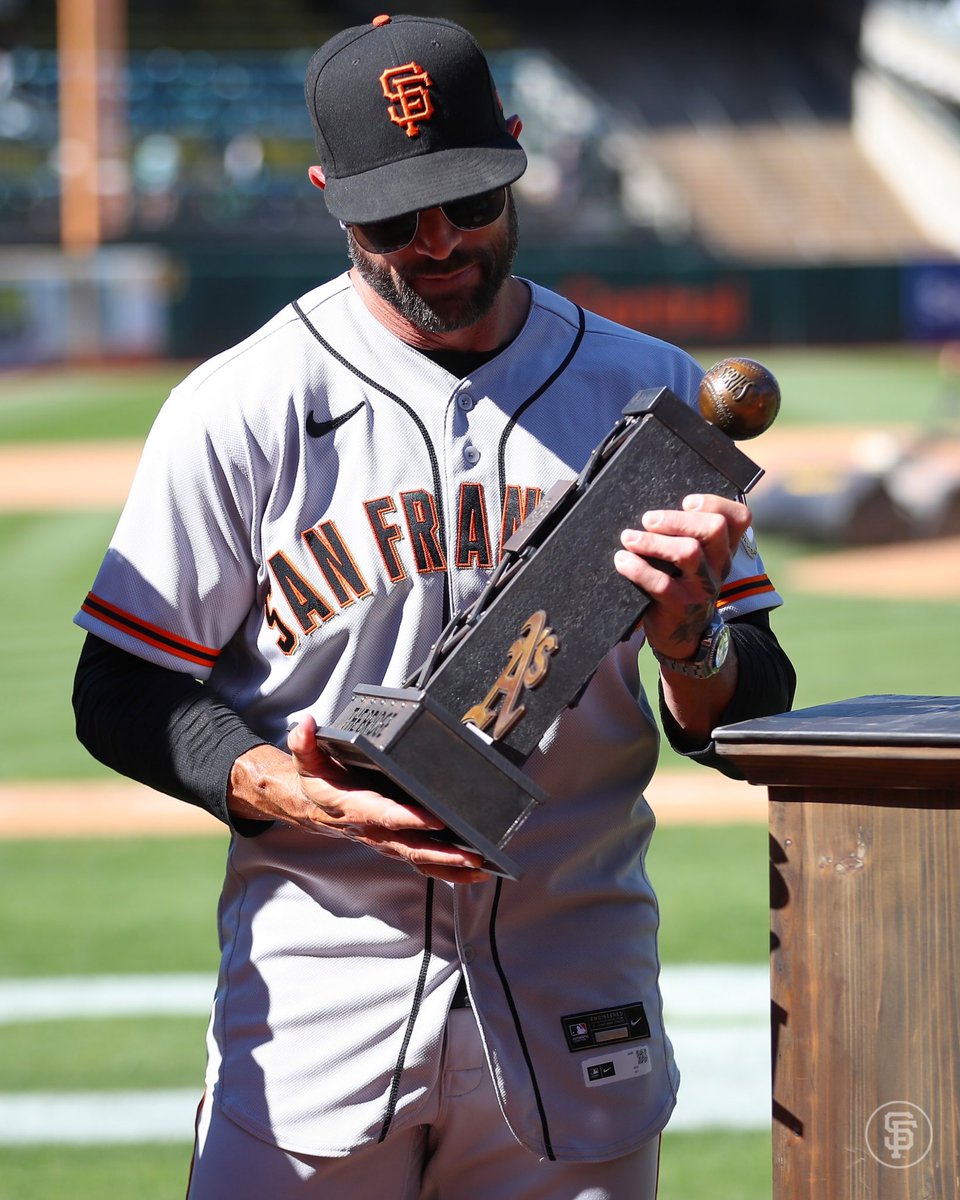 SFGiants's tweet image. The Bay Bridge Series is ours 🏆