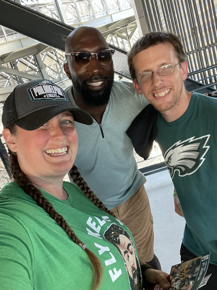 Bpetersen510's tweet photo. We talkin bout practice! #EaglesCamp #gobirds 💚🦅🏈 https://t.co/mG758zWGPs