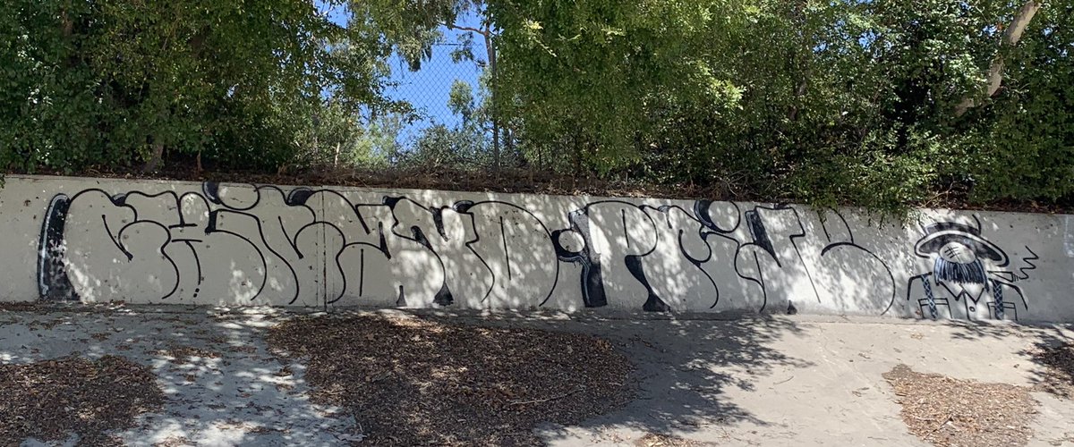 HatueyPakal's tweet photo. Great and meaningful #art along the #arroyo. #TongvaPride #MexicanPride #ChicanoPride https://t.co/F1rlrxTgTb