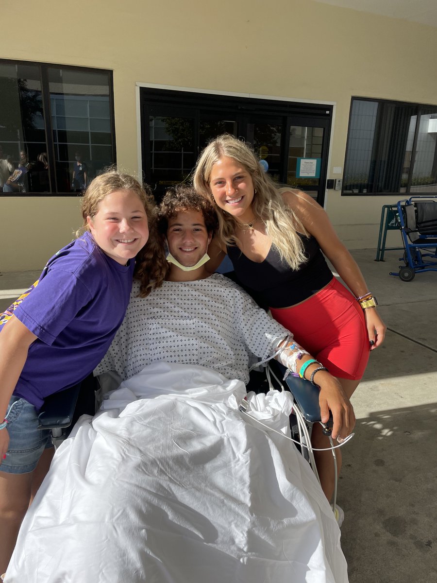 ECUJungle's tweet photo. Pretty cool moment arranged by a member of the ECU Health staff (and original Jungle member)!

She arranged to sneak Parker out of the ICU (where only 1 person can be in the Room)

Parker was able to see both of his sisters… Brin and Gracen!

Had to be emotional! https://t.co/H1K1ejaHnR