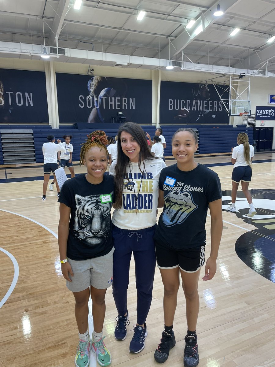 HaroneMadison tweet media