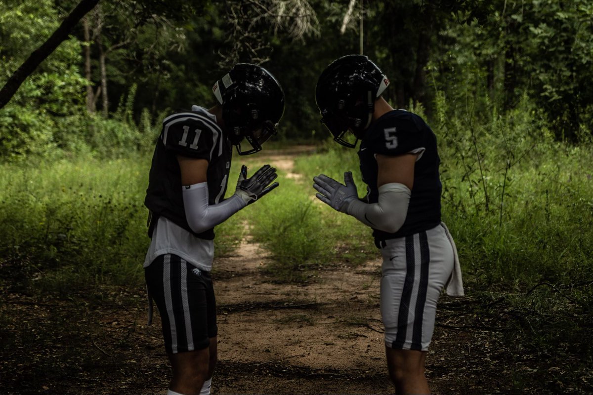 ChrisDurden05's tweet photo. Little photo shoot today‼️😤 w @GrantBaker_11 https://t.co/kUfrrYpjfI