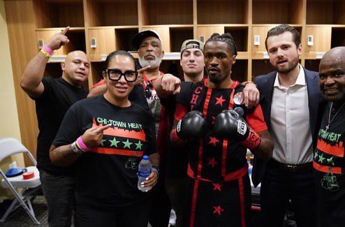 InTheRingWithC1's tweet photo. Thank you @chitownheat135 , team for allowing me to be part of an amazing evening . Honored and blessed.champ you did that! 📸 @jgonzodotcom
@GoldenBoyBoxing @DAZNBoxing #girlswholoveboxing #womeninthebusiness #wedothis #womaninboxing #wciw #itrwc #inGodwetrust #itsmylife https://t.co/lvJdVjkGfX