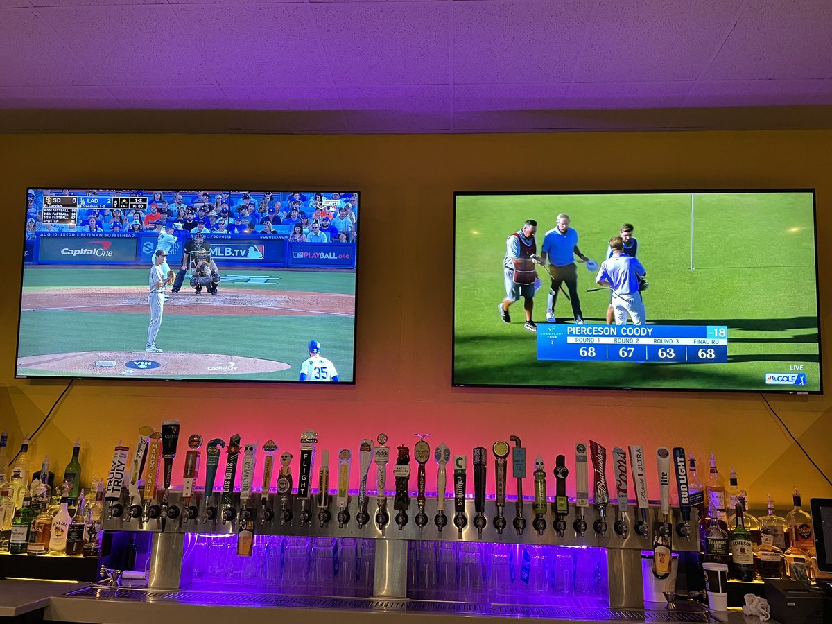 senoroukc's tweet image. Wow getting some dinner in Ohio and they have the replay of Oklahoma vs Iowa State from the Big 12 tournament at BDubs. #BoomerSooner @OU_Softball #OUCKC #kcsooner