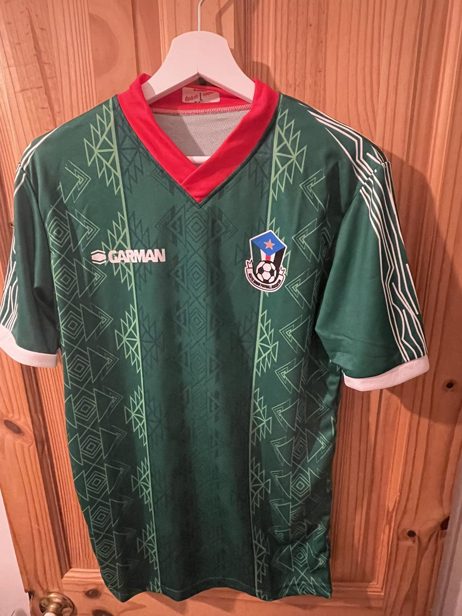 bowhay_tom's tweet photo. Couple of new shirt signings this week so far South Africa Home 2010 and South Sudan Home 2019 thanks  @Brentfordshirts @classicshirts #notslowingdown #50shirtsin63days https://t.co/0VMiyqQyB8