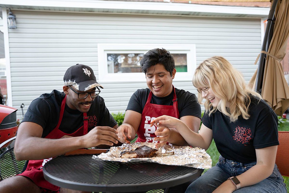 pabsprints's tweet photo. good food great company! @slampigs_kitchen 🐷🤝🏽🐓
their last pop of the summer is next Sunday! 
📸: @ jas.outdoor https://t.co/6lR6eTq0T0