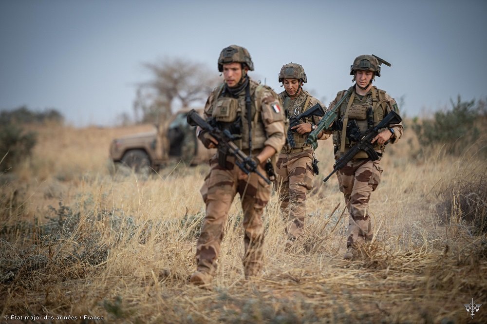 AF_TIEMTORE's tweet photo. #Mali : @BARKHANE_OP annonce avoir neutralisé ce 6 août un cadre du groupe terroriste #RVIM, ainsi que plusieurs combattants terroristes, dans la région de Telataï, 200km de Gao. [Communiqué]

#Terrorisme #Sahel
#AFT https://t.co/Zcmu7rERCP