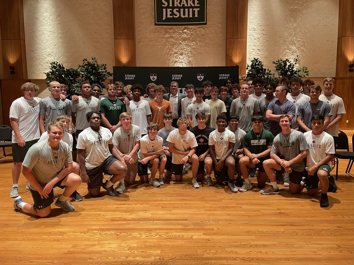 Strake Jesuit Football tweet media