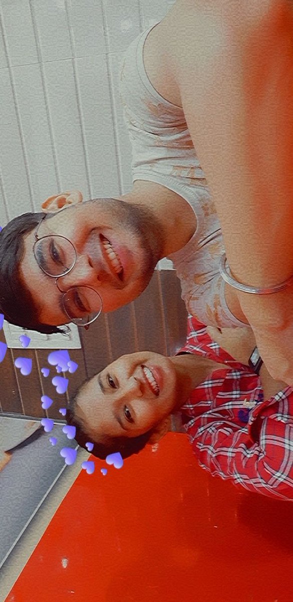 32Nisha's tweet photo. Happy friendship day ❤️🤍💕 #loveislandreunion #HappyFriendshipDay2022 #Badarnisha https://t.co/TVMCDVzZ0Y