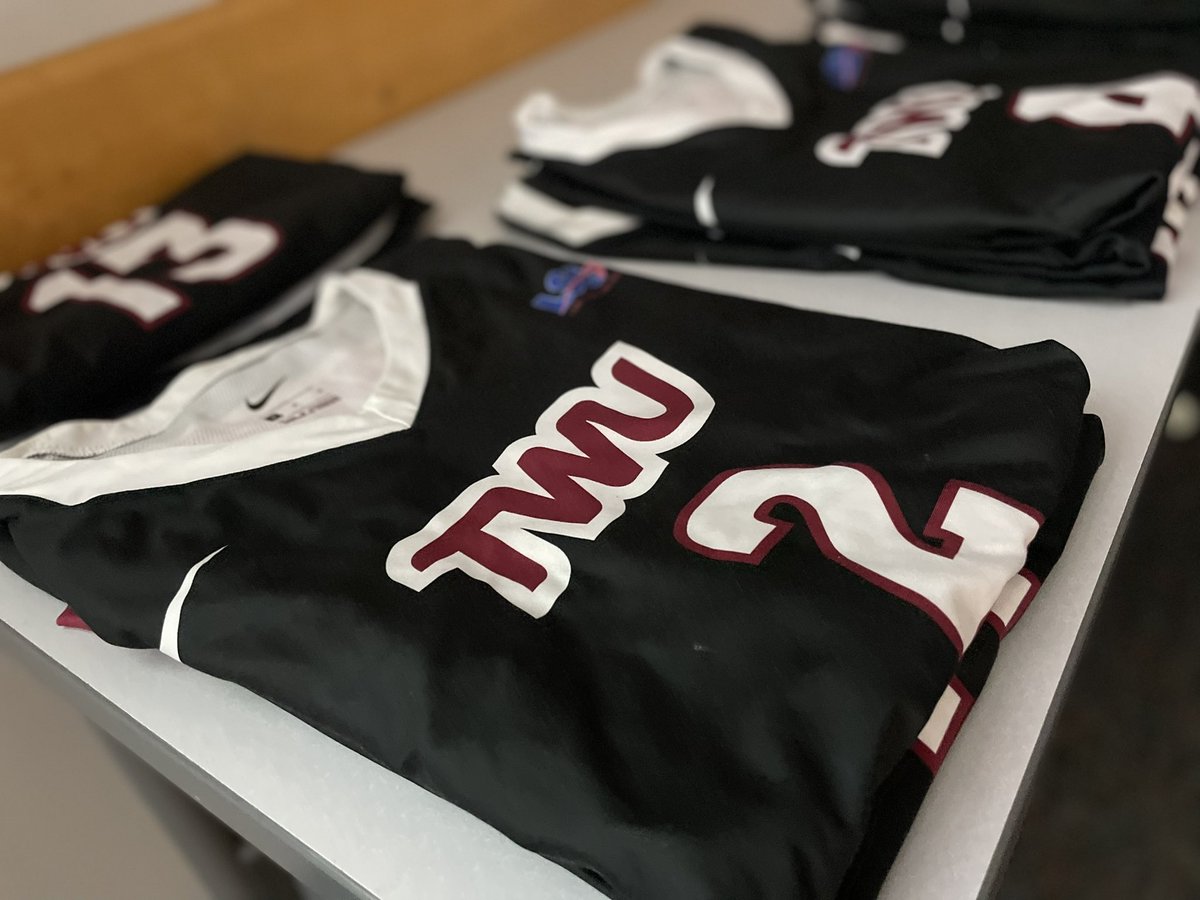 TWUVolleyball's tweet photo. Draft Night ✅ Maroon vs White tomorrow — what side are you on?! 

#tdubvb #godub #LTS https://t.co/roxzOKaSnQ