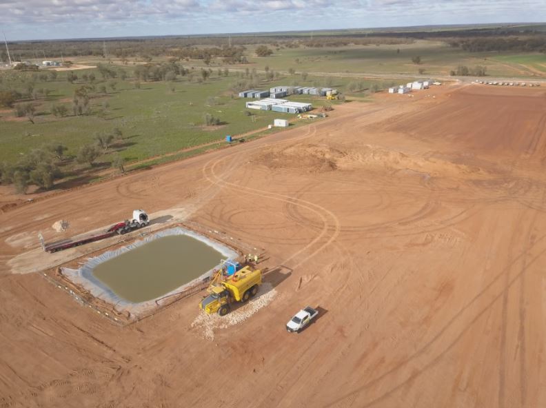 Transgrid_AU's tweet photo. Work is well underway on construction of a 30-hectare workers camp near #Buronga substation as part of project EnergyConnect.
The camp at Buronga will house up to 400 staff working on Australiaโs largest electricity project.
#EnergyConnect #energy #energytransition https://t.co/6nLbqkPWAd