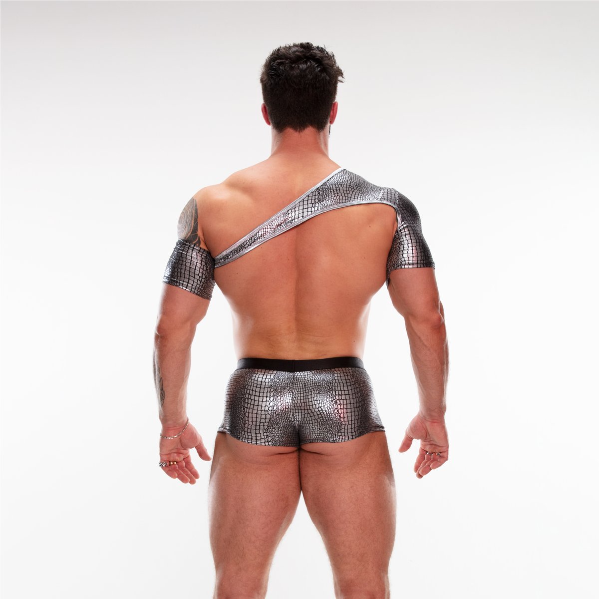 circuitstar2020's tweet photo. 💫Circuit Star® 💫 Series01/ 
Apollo’s Crown/ Reflective PU leather harness party wear set/ Available on Amazon (Link in the bio )  🏳️‍🌈
 #circuitparty #circuitstar #harness #underwear #designerbrand #danceraves #edc #gayparty #mensunderwear #gayunderwear #jockstrap #sanfrancisco https://t.co/jPBKl5F86Q