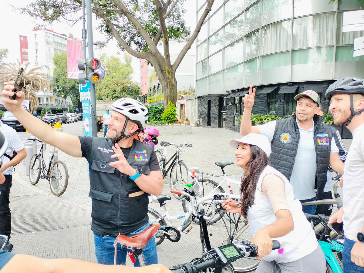 mauriciotabe's tweet photo. 📢¡Que no te digan, que no te cuenten!
Así de increíble estuvo nuestro primer #MuéveteMH🚲.
Todas y todos los vecinos nos apropiamos de las calles de diversas formas, qué alegría compartirlo en comunidad. https://t.co/BQkw2DJUlB