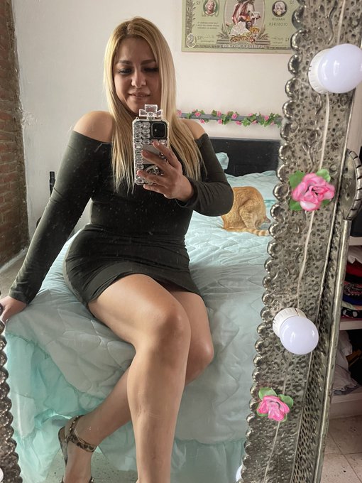 Linda tarde bbys💋💋 https://t.co/8XKdD3djFg<a href="/tag/diadelperro"class="tags"><span>#diadelperro</span></a><a href="/tag/juevesdepiernalgotas"class="tags"><span>#juevesdepiernalgotas</span></a><a href="/tag/juevessensual"class="tags"><span>#juevessensual</span></a>
