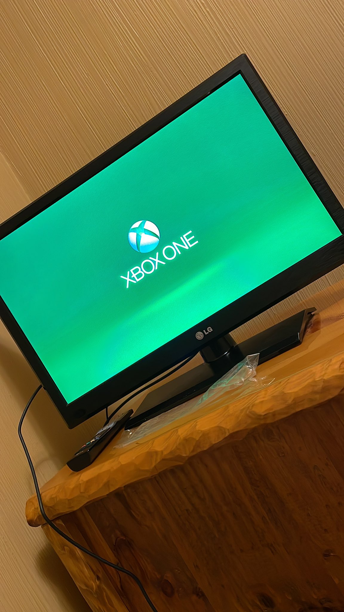 𝔻𝕁_ℝ𝕒𝕚𝕕𝕖𝕟 𝟚.𝟘 (RaidenFox20) / Twitter