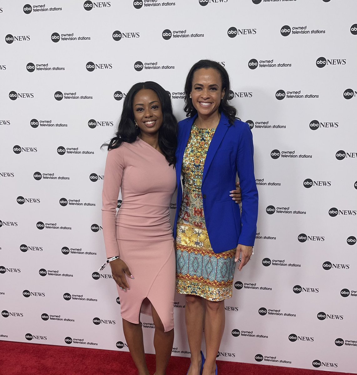 ZhaneCaldwell's tweet image. #NABJNAHJ22 was one for the books! 💕