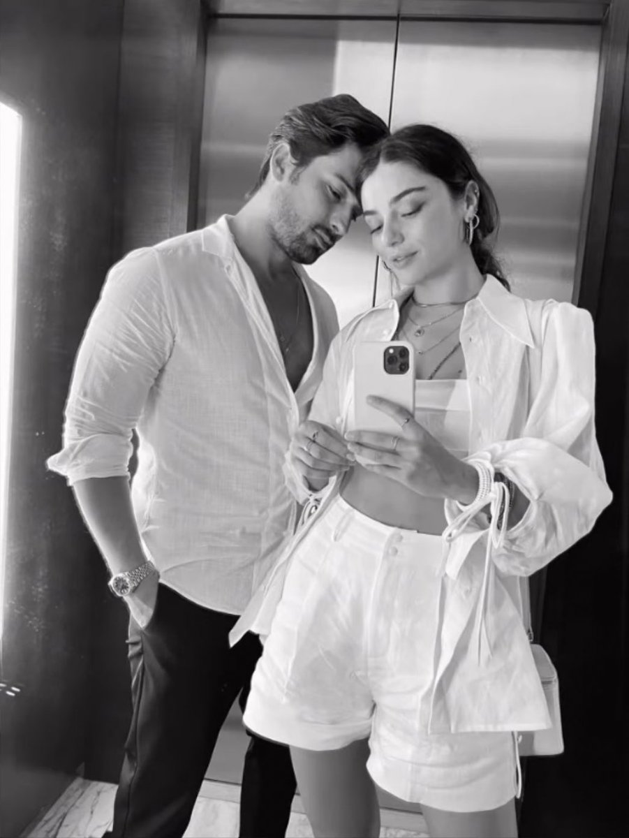 🖤 🤍 selfies are an #ayçalp tradition now!

Learn more about them 👇
Ayça - youtu.be/YWeQSN-u5tk
Alp - youtu.be/cPDmwDuPLg0
or their relationship - youtu.be/1343lB3KwDA

#AlpNavruz #AyçaAyşinTuran #AdaMasalı #alpayçanetflix